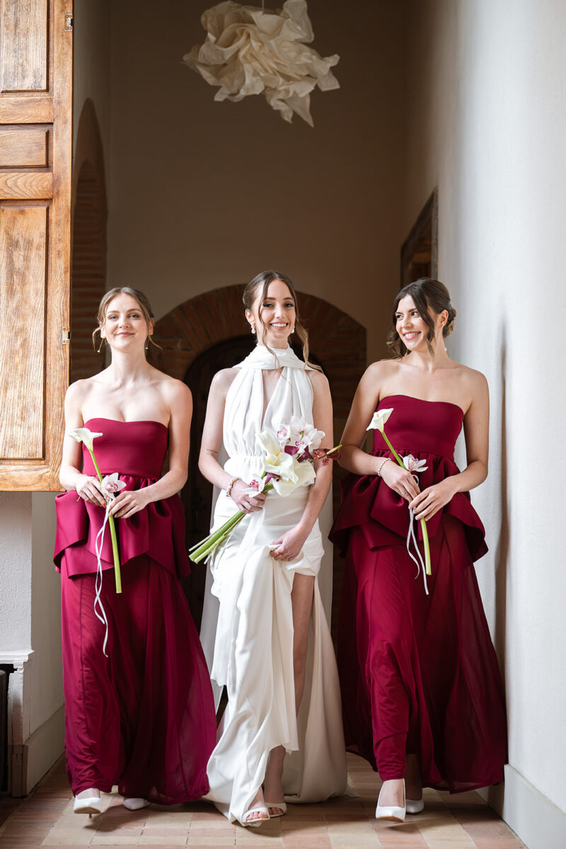 Detalhe do editorial de casamento no Château Savignac, com estacionário em veludo bordeaux da Miminhos Rita Catita