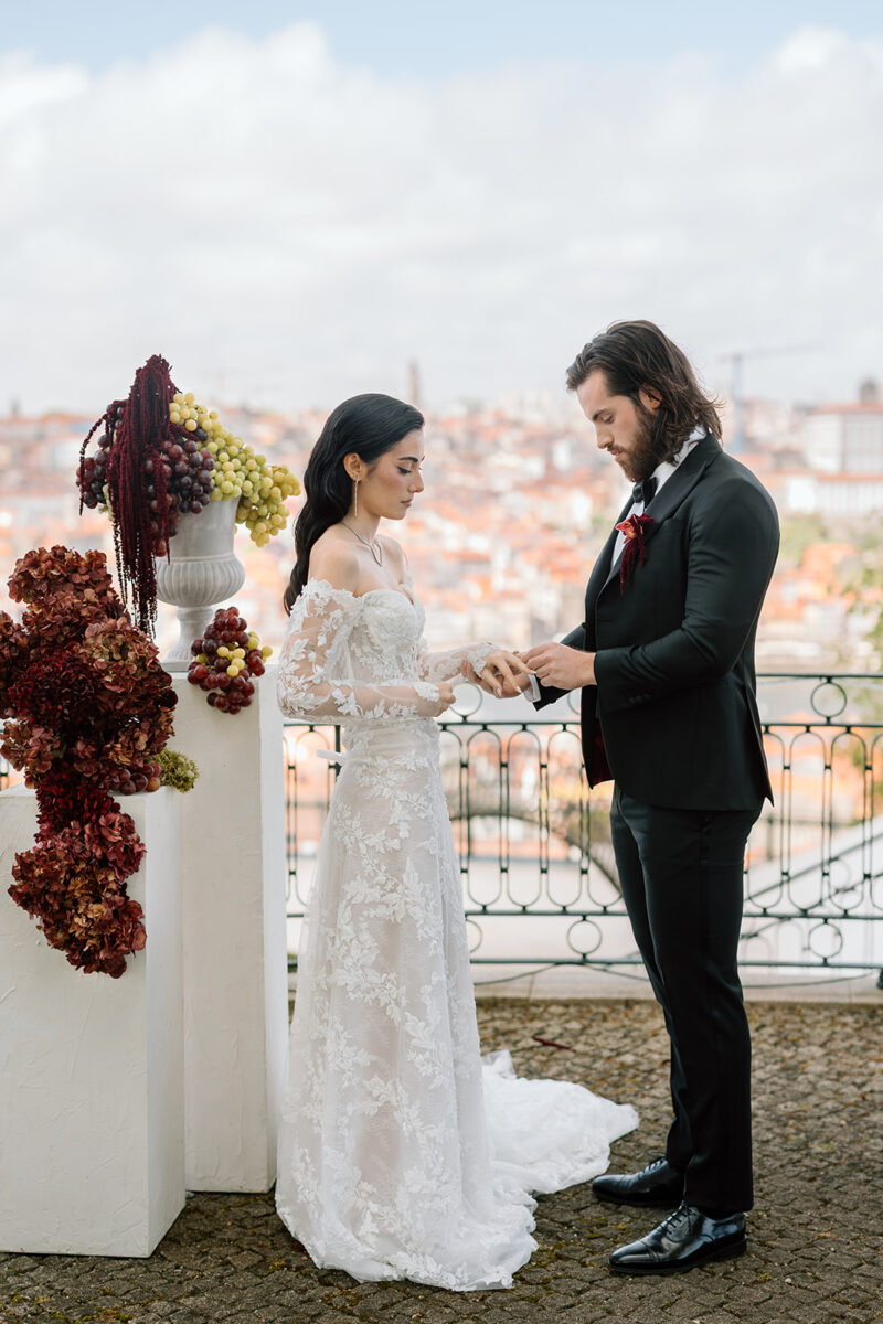 Detalhe do editorial de casamento no The Yeatman com artigos personalizados da Miminhos Rita Catita