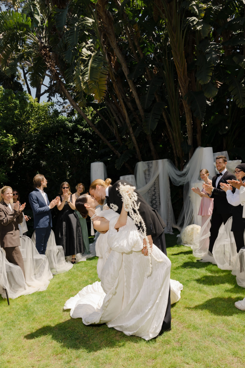 Detalhe do editorial de casamento na Villa Astor, em Sorrento, com estacionário em renda da Miminhos Rita Catita